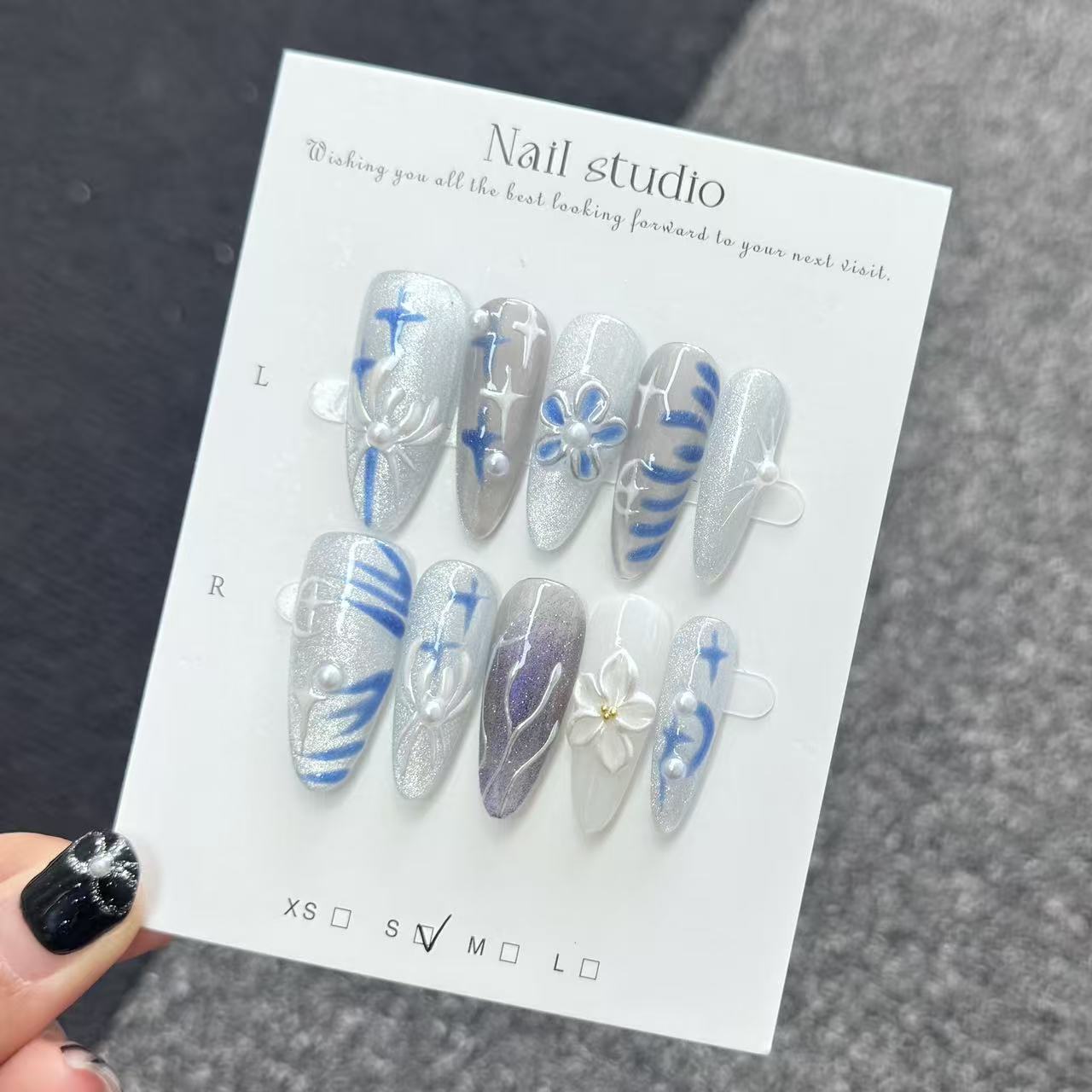 Ongles Press-On « Éclat Ciel & Crois » | Style Aesthetic Moderne | Bleu & Argent Métallique | Réutilisables