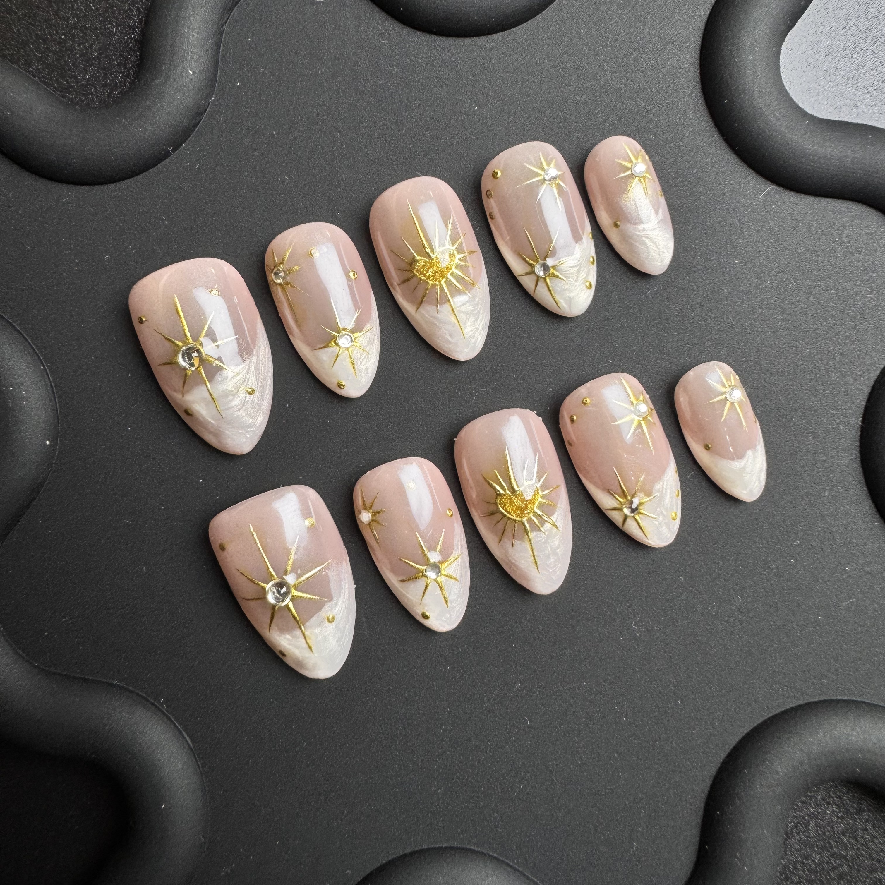 Ongles Press-On « Étoile Dorée Nude » | Style Élégant & Brillant | Dégradé & Strass | Réutilisables