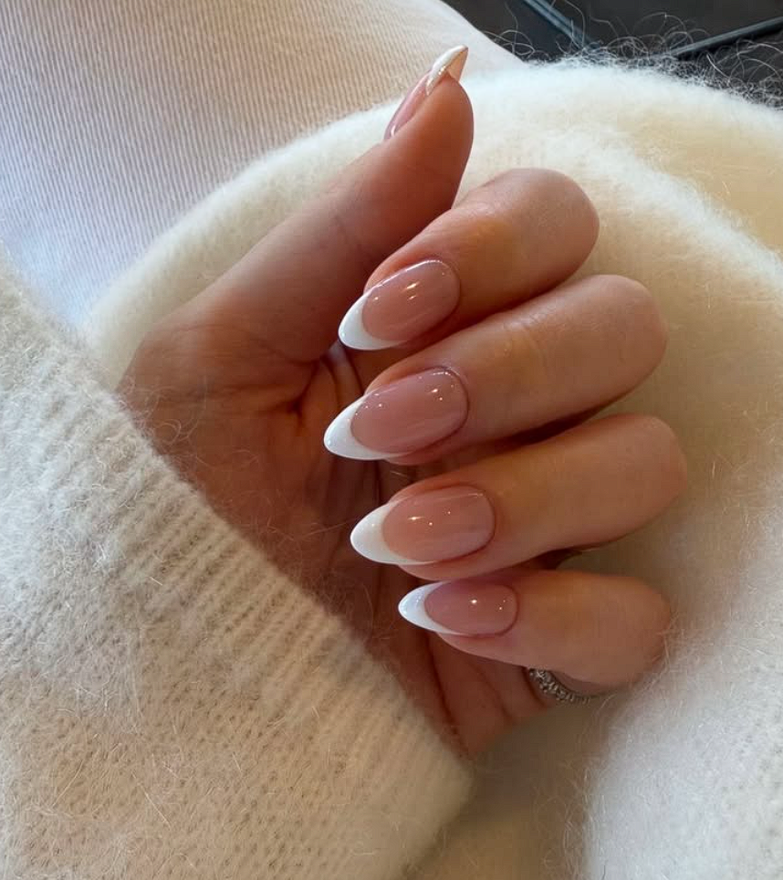 Faux Ongles Press-On Sur Mesure par Empreinte | Modèles Uni-Couleur, Ajustement Parfait | Promo : Achetez-en un, recevez-en un gratuit !