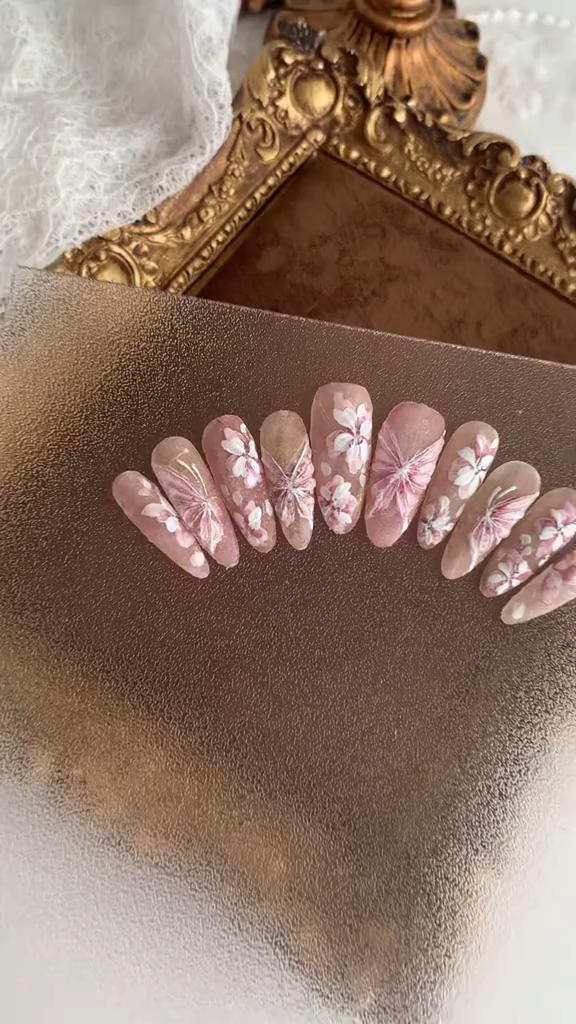 Ongles Press-On « Fleurs de Cerisier Romantiques » | Style Bohème & Délicat | Effet Mat Transparent | Réutilisables & Élégants