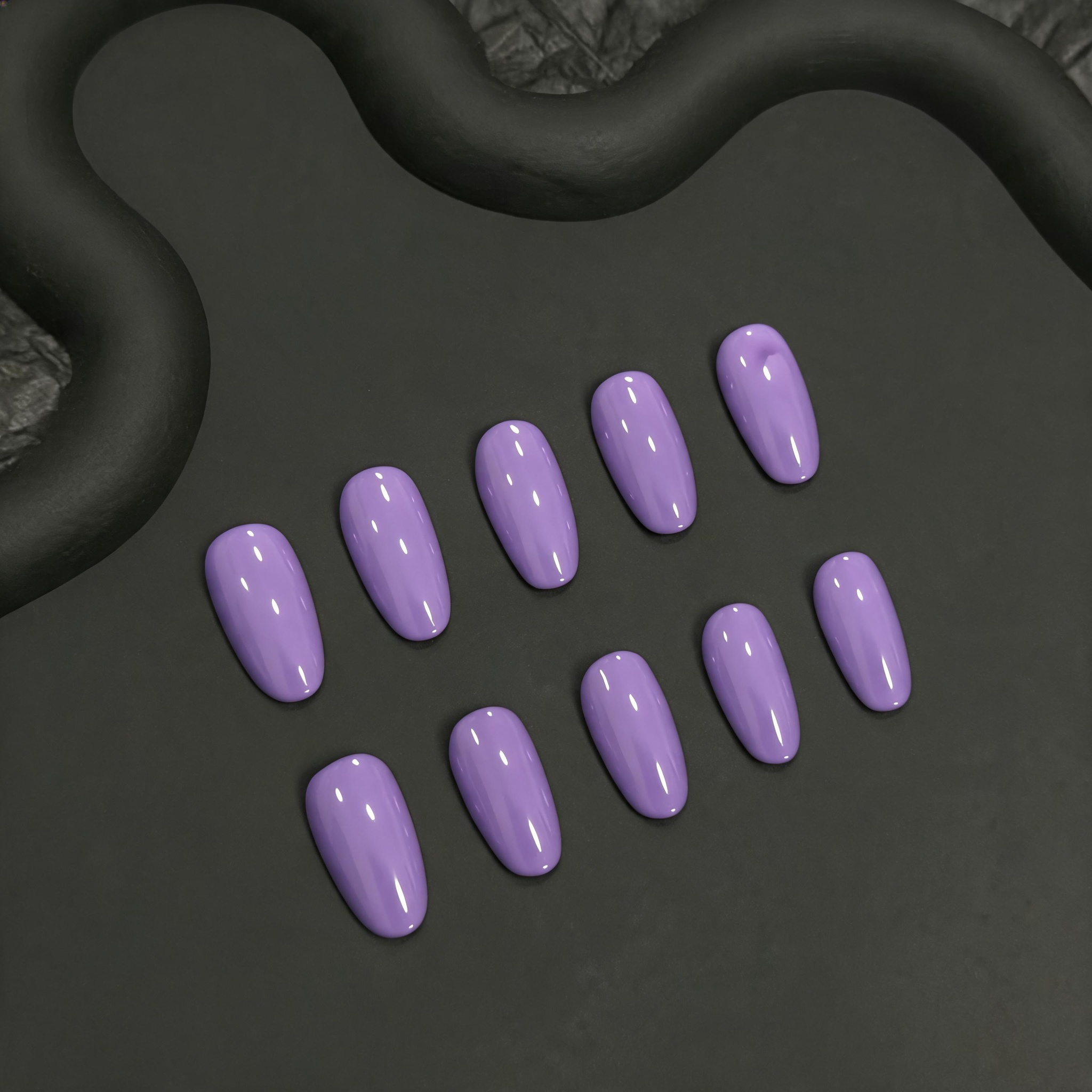 Ongles Press-On « Violet Lavande Uni Brillant Amande Longue Pastel »