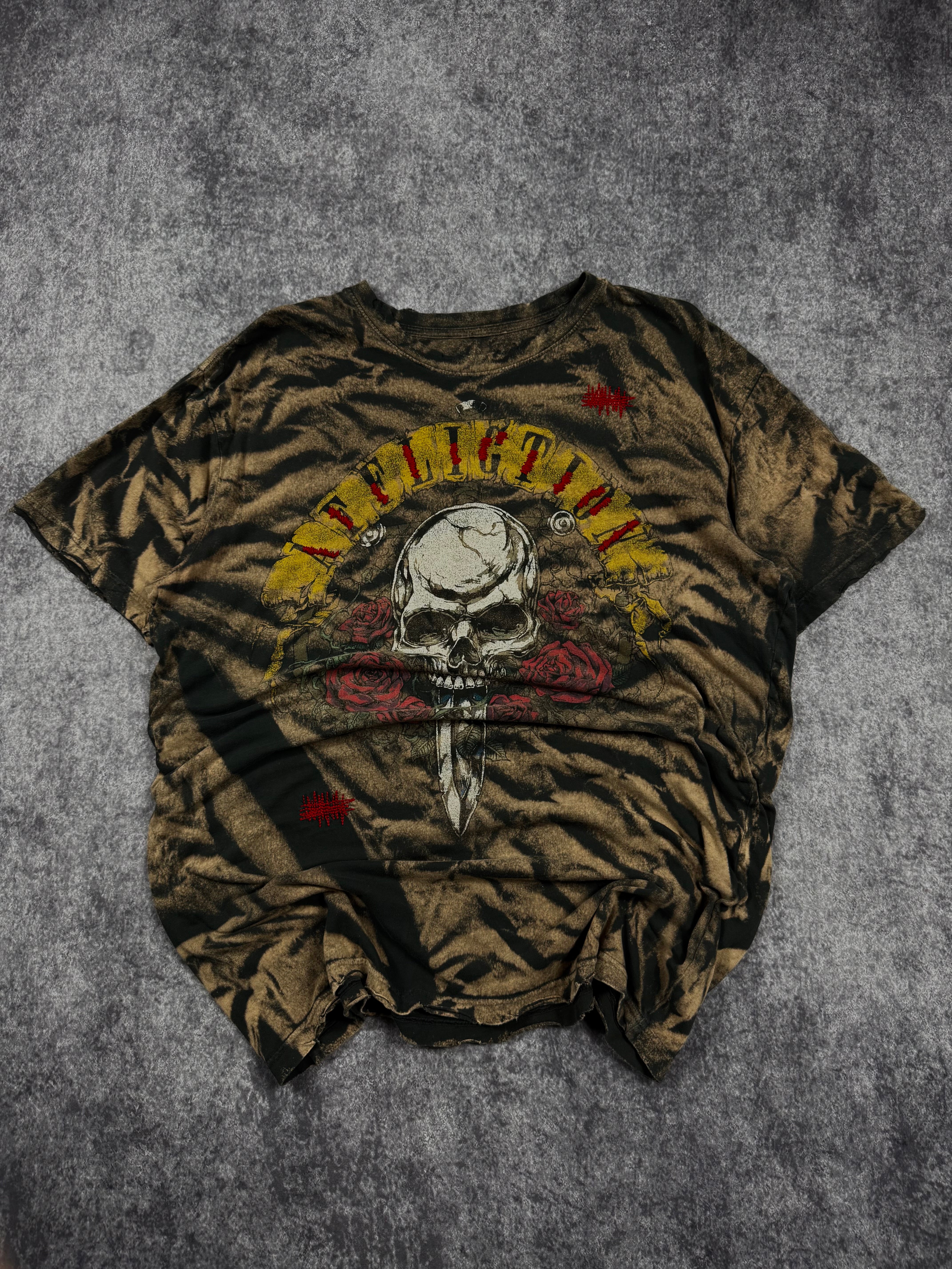 2000s affliction shirt (L)