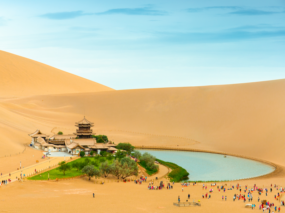2-Day Dunhuang-Mingsha Mountain & Crescent Lake-Mogao Grottoes Tour