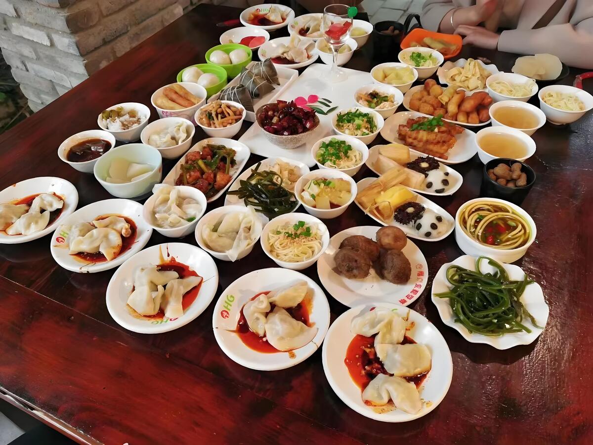 5-Day Chengdu City-Panda Base, Sanxingdui and Sichuan Cuisine Museum Culinary Experience Tour