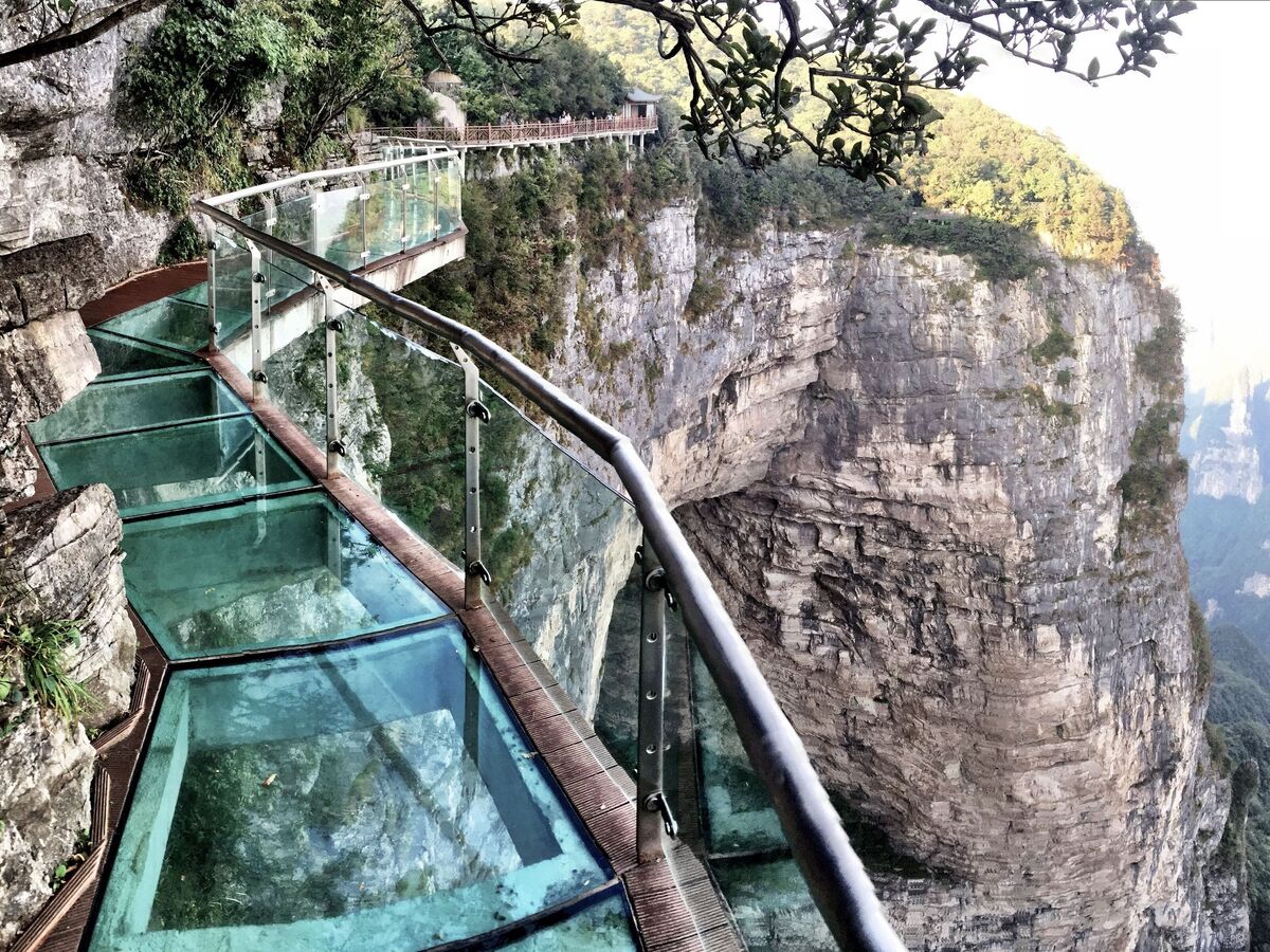 4-Day Zhangjiajie-Wulingyuan-Seventy-two Marvelous Tower-Fenghuang Ancient Town-Tianmen Mountain Tour