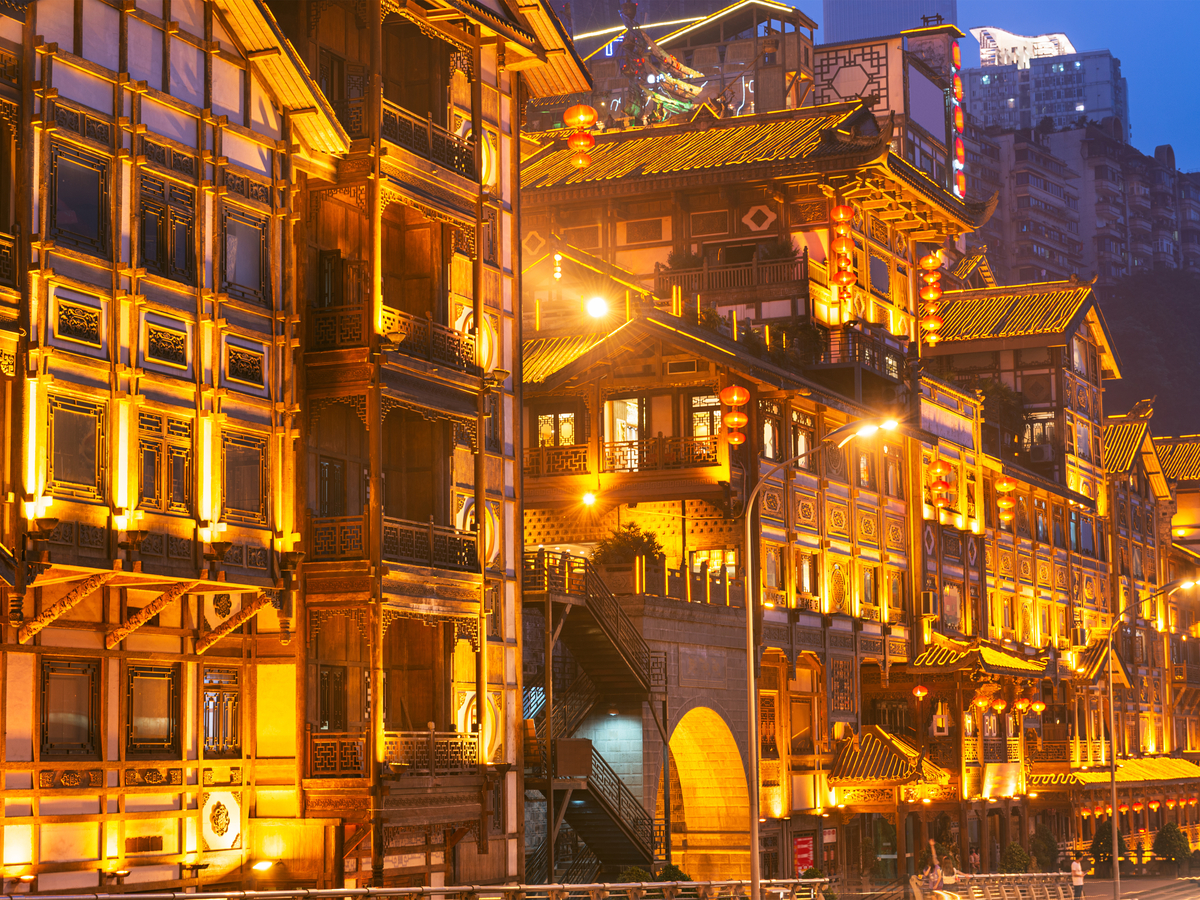 15-Day Beijing-Xi'an-Chengdu-Adventure Cruise-Shanghai Tour