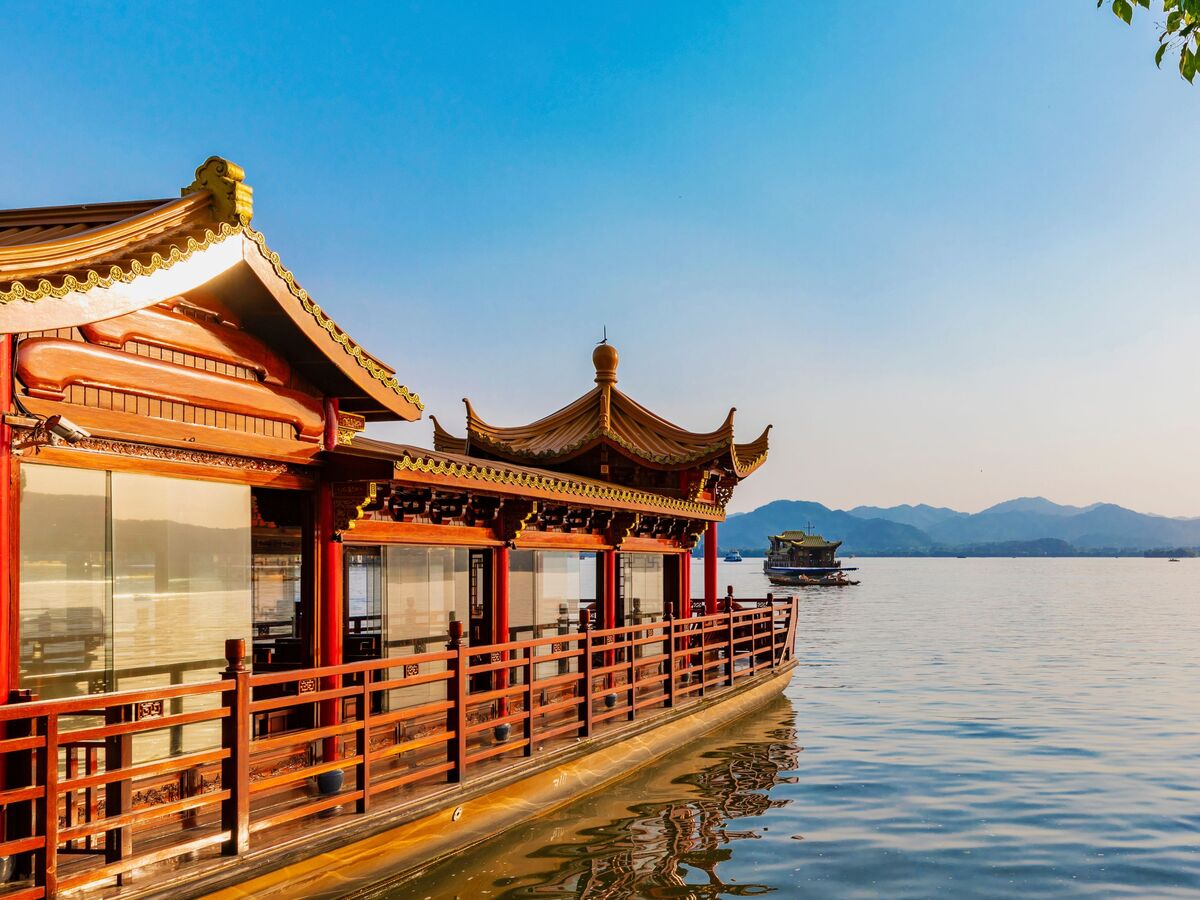7-Day Shanghai-Huangpu River Cruise-Zhouzhuang Water Town-Suzhou-Hangzhou Tour