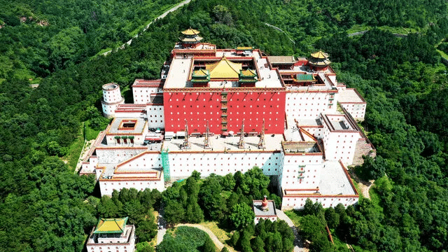 5-Day Beijing's Temple of Heaven, the Forbidden City, Hutong, Jinshanling Great Wall and Putuo Zongcheng Temple Tour
