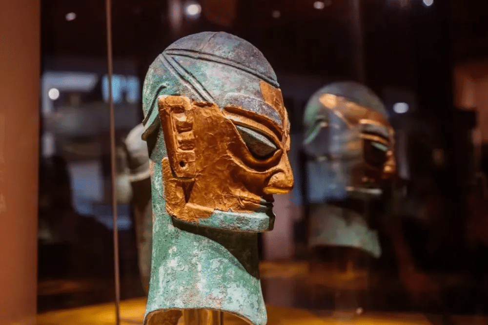 3-Day  Chengdu Tour: listen to the echoes of thousands of years at Sanxingdui Ruins.