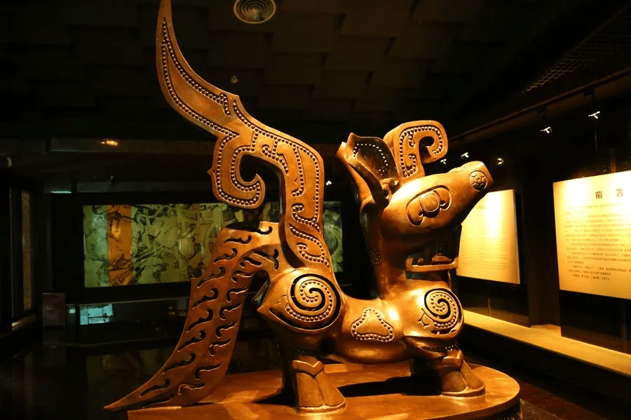 3-Day  Chengdu Tour: listen to the echoes of thousands of years at Sanxingdui Ruins.