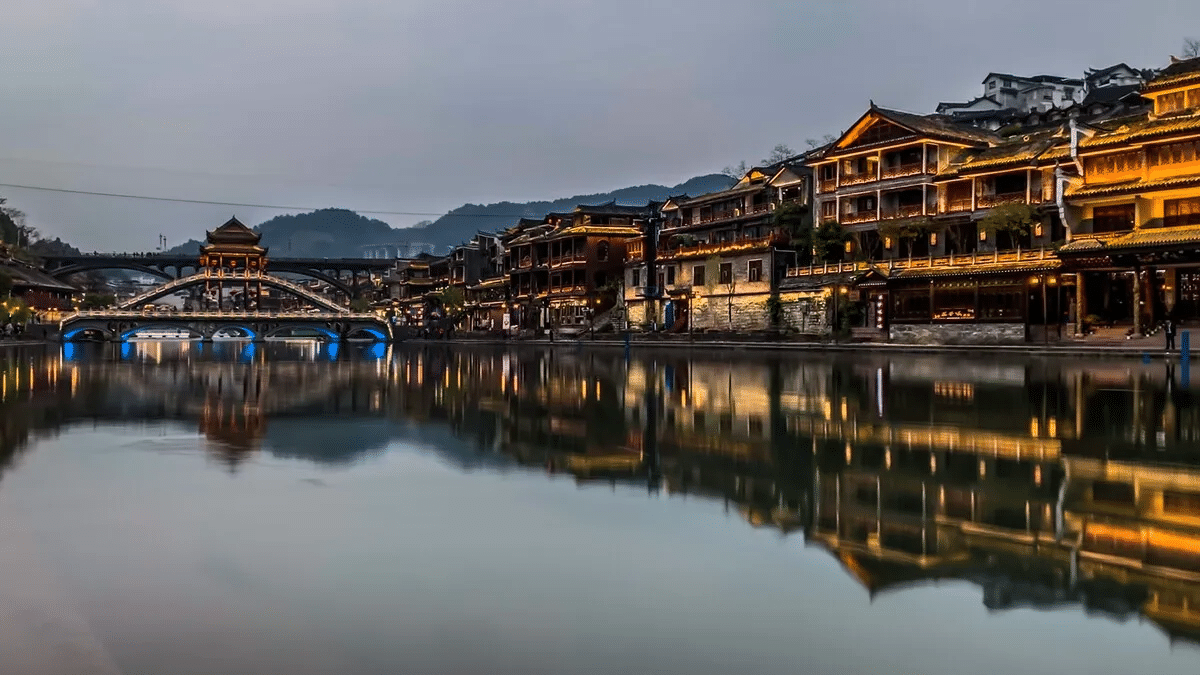 5-Day Changsha-Tianmen Mountain-Zhangjiajie-Grand Canyon Glass Bridge-Fenghuang Ancient Town Tour