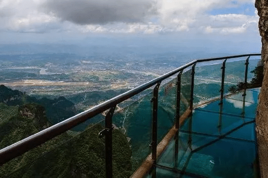 5-Day Changsha-Tianmen Mountain-Zhangjiajie-Grand Canyon Glass Bridge-Fenghuang Ancient Town Tour