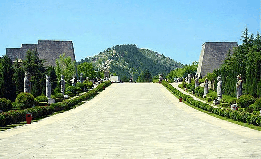 Xi’an – Famen Temple & Qianling Mausoleum Day Tour