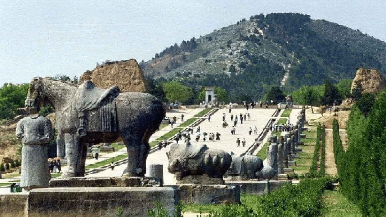 Xi’an – Famen Temple & Qianling Mausoleum Day Tour