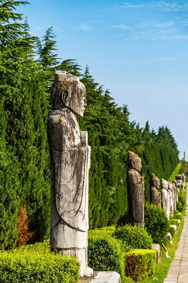 Xi’an – Famen Temple & Qianling Mausoleum Day Tour