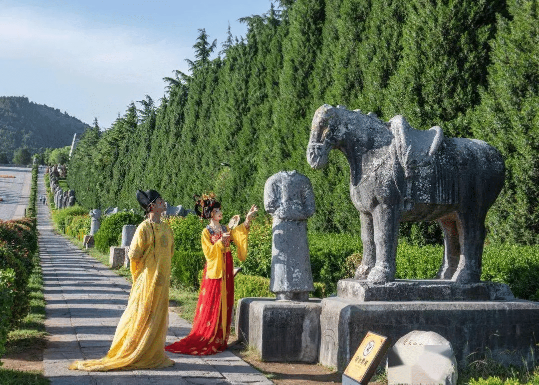 Xi’an – Famen Temple & Qianling Mausoleum Day Tour