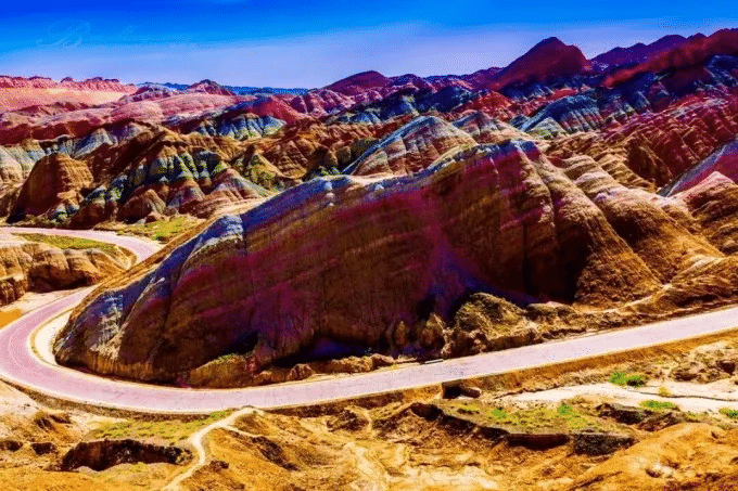 7-Day Dunhuang-Mingsha Mountain & Crescent Lake-Mogao Grottoes-Zhangye Colored Danxia-Lanzhou Yellow River Tour