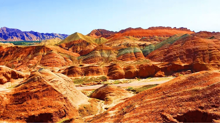 7-Day Dunhuang-Mingsha Mountain & Crescent Lake-Mogao Grottoes-Zhangye Colored Danxia-Lanzhou Yellow River Tour