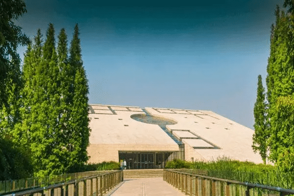4-Day Chengdu Tour:This is a cultural journey. You will hear the echoes of thousands of years in Sanxingdui.