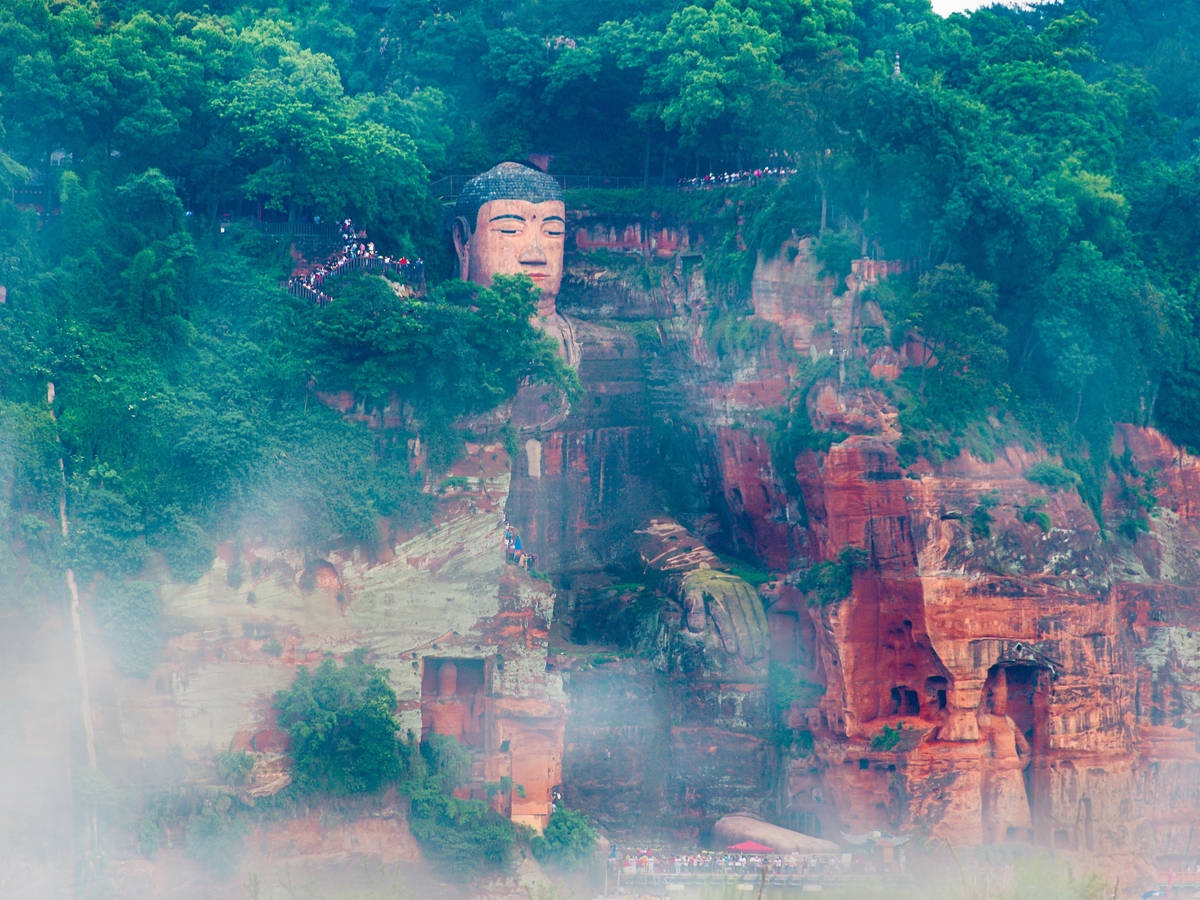 6-Day Chengdu City-Dujiangyan Irrigation System-Dujiangyan Panda Base-Leshan Giant Buddha-Mount Emei Tour