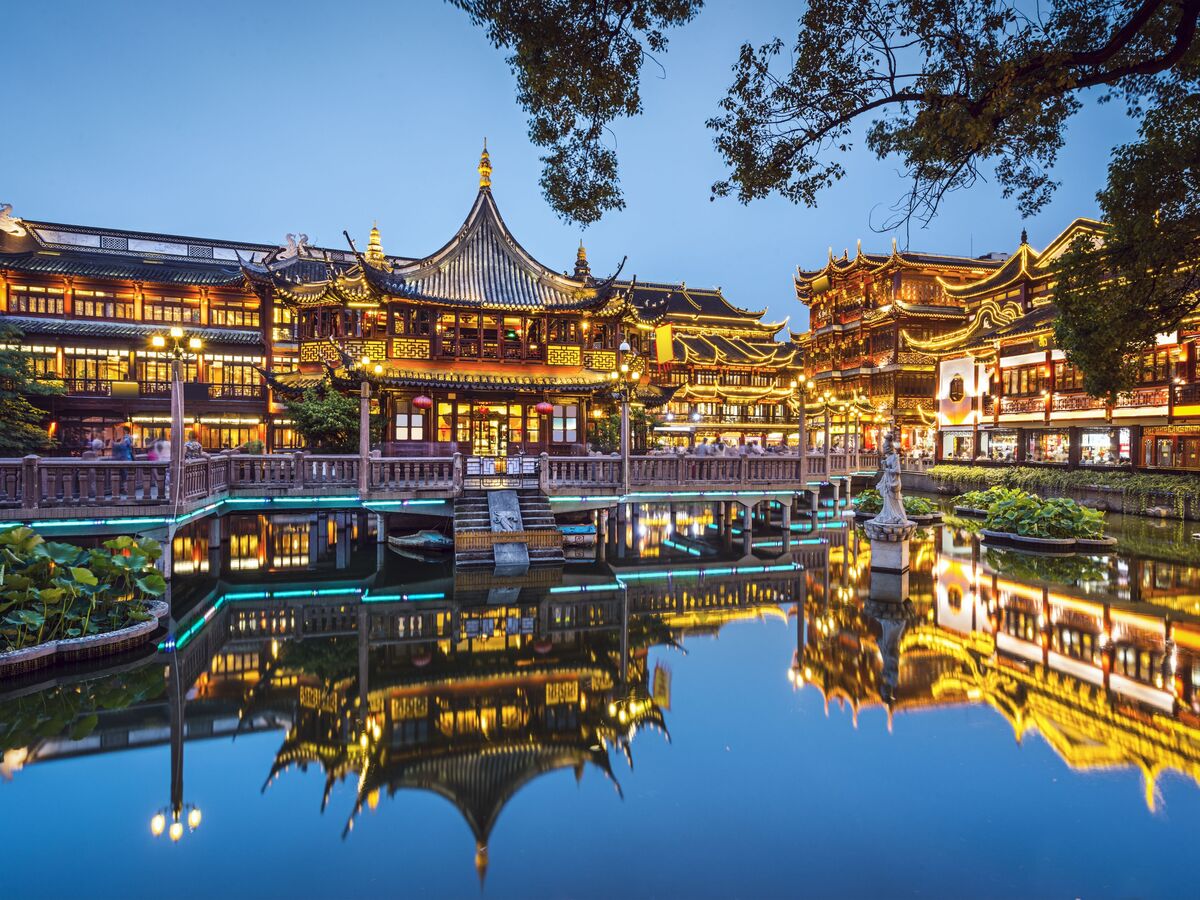 5-Day Shanghai-Oriental Pearl Tower-Zhouzhuang Water Town-Suzhou-Jade Buddha Temple Tour