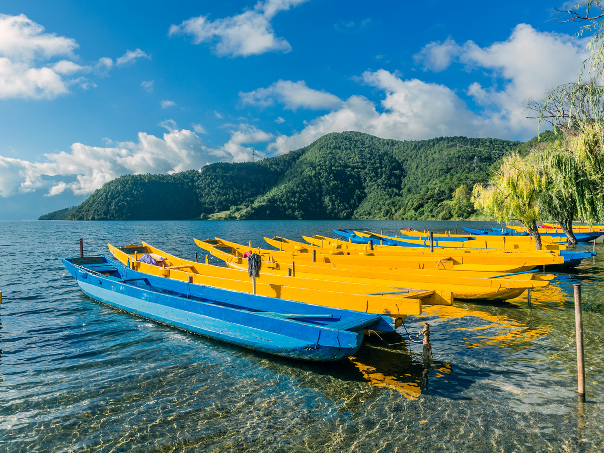 9-Day Kunming Shilin-Lijiang Ancient City-Yulong Snow Mountain-Shuhe Ancient Town-Tiger Leaping Gorge-Songzanlin Monastery-Balagezong-Mosuo Ethnic Area-Lijiang Tour