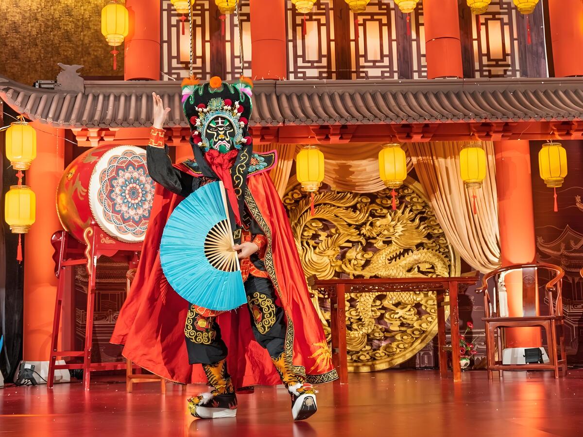 10-Day Chengdu-Zhangjiajie-Chongqing Tour