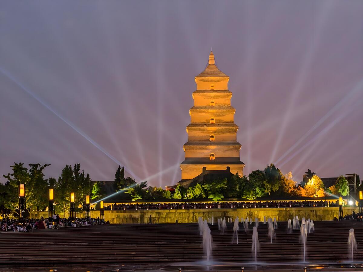 13-Day Beijing-Xi'an-Dunhuang-Southern Xinjiang Tour