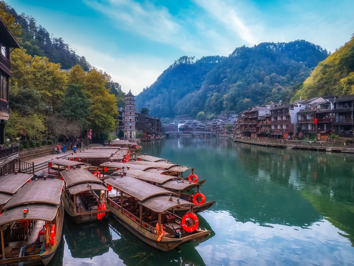 5-Day Changsha-Tianmen Mountain-Zhangjiajie-Grand Canyon Glass Bridge-Fenghuang Ancient Town Tour