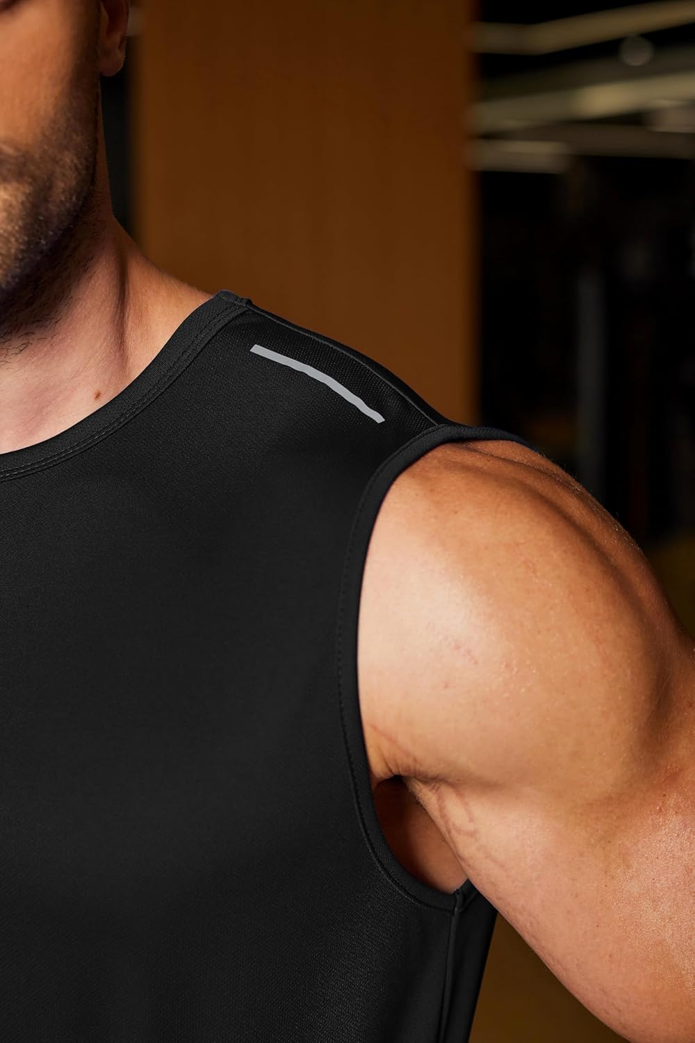 Men's quick-dry mesh workout tank top feature display