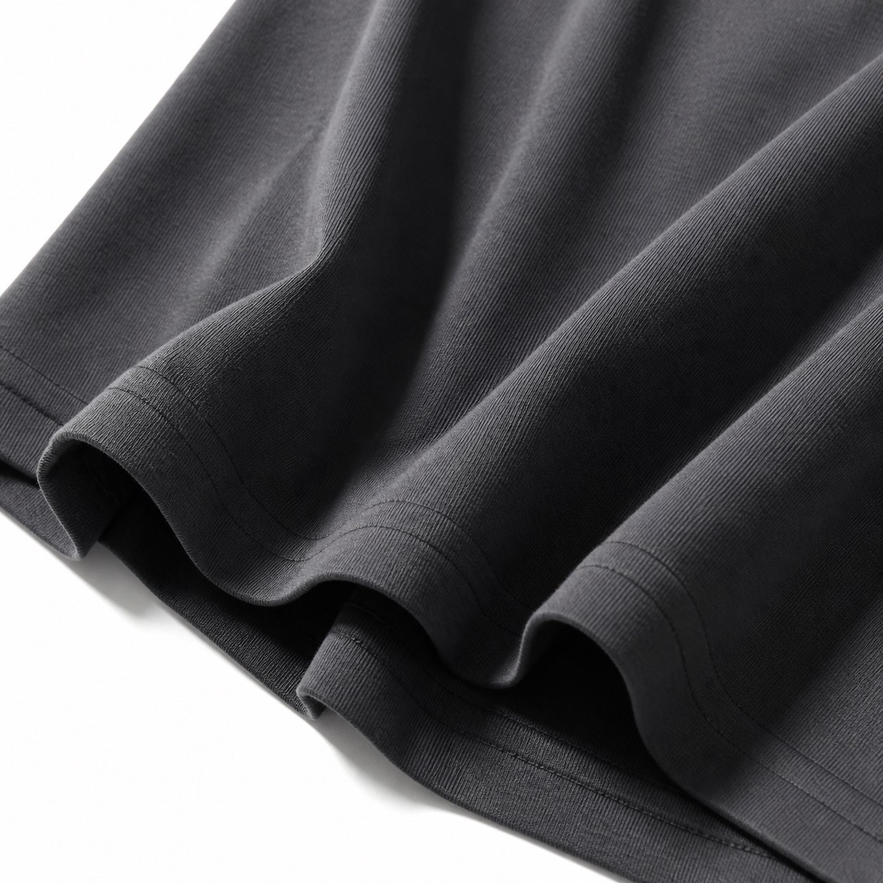 Fabric drape detail on men's basic T-shirt