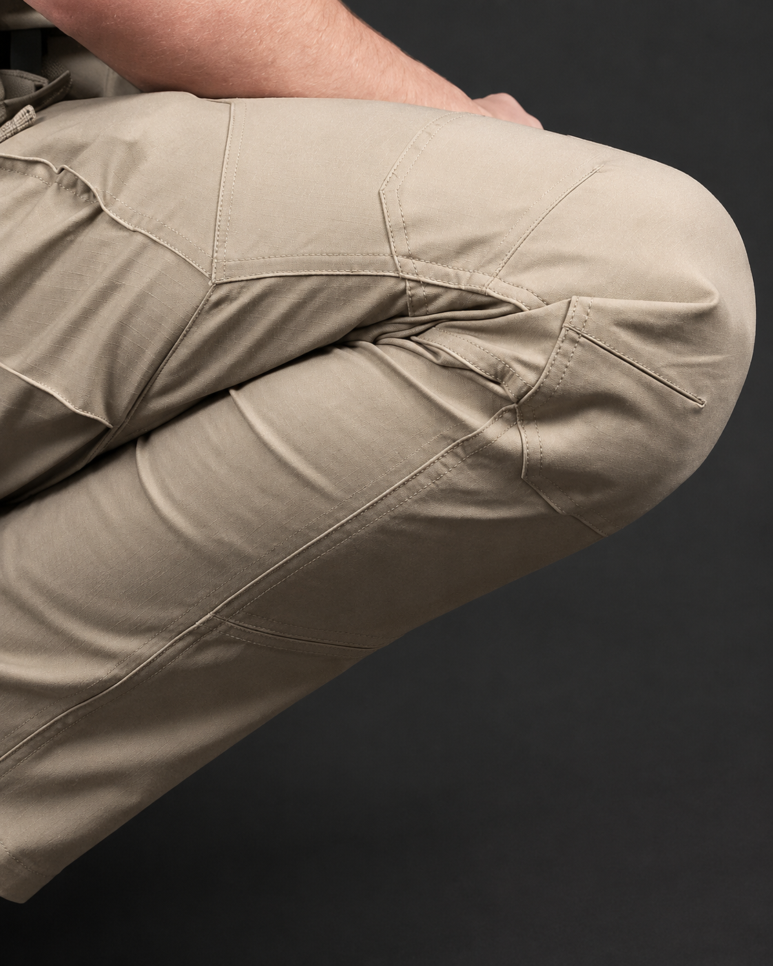 Articulated knee construction detail