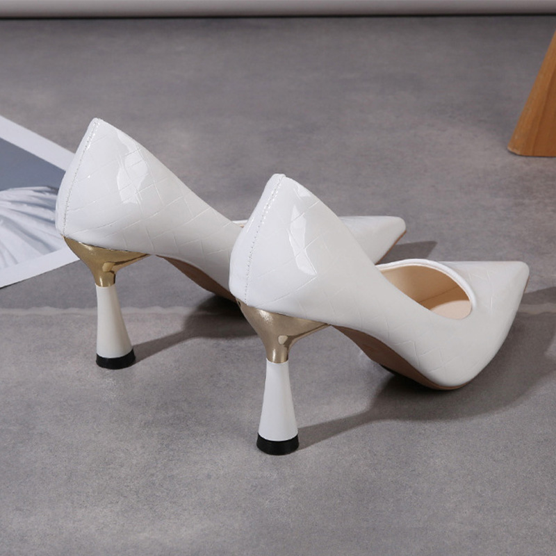 Shoeswoon Glossy Embossed Pointed Toe Tulip Heels