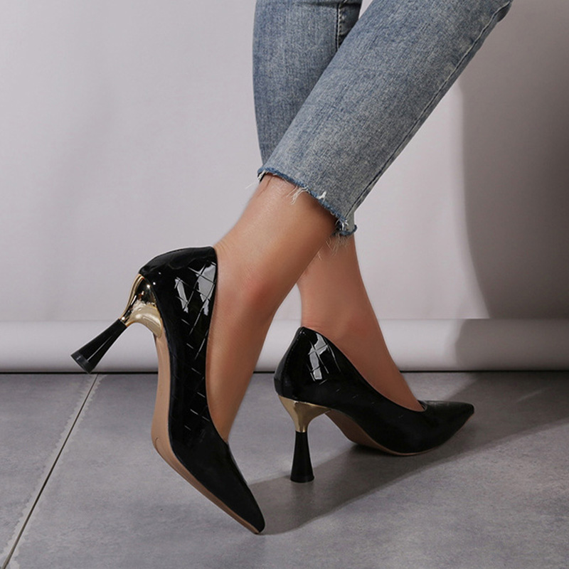 Shoeswoon Glossy Embossed Pointed Toe Tulip Heels
