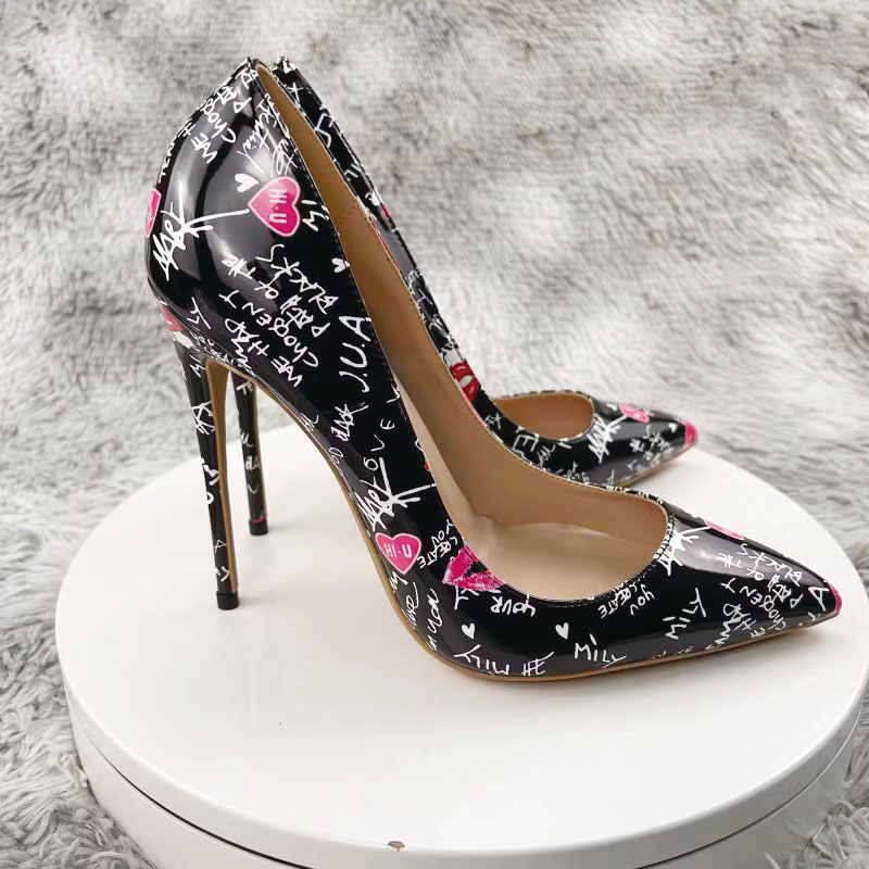 Shoeswoon Playful Graffiti Kiss‑Lip Pattern Pointed Toe Stiletto Pumps