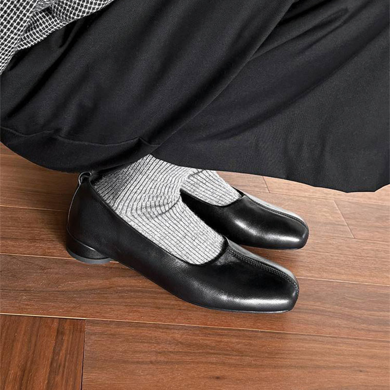 Shoeswoon Genuine Leather Stitch Detail Square Toe Mini Chunky Heel Pumps