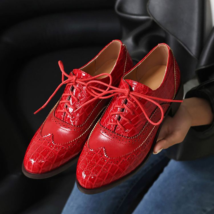 Shoeswoon Retro Contrast Color Brogue Detail Block Heel Lace‑Up Women's Formal Oxfords