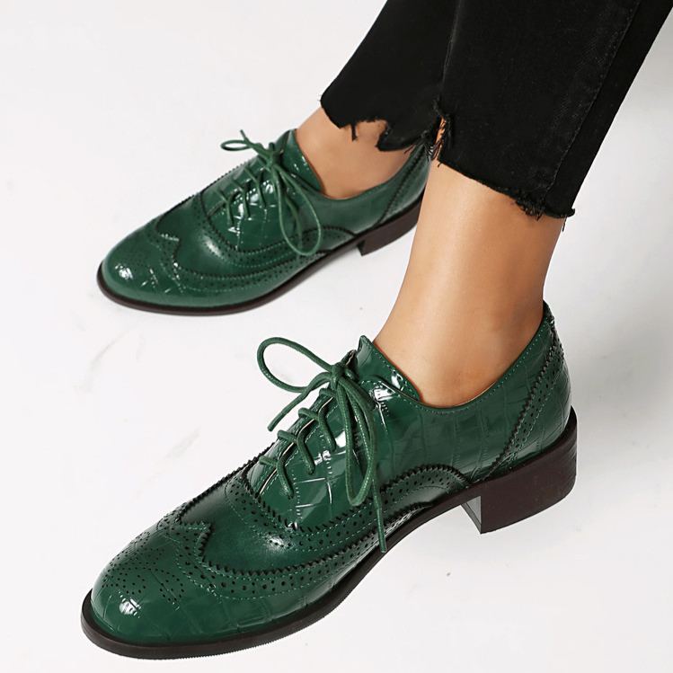 Shoeswoon Retro Contrast Color Brogue Detail Block Heel Lace‑Up Women's Formal Oxfords