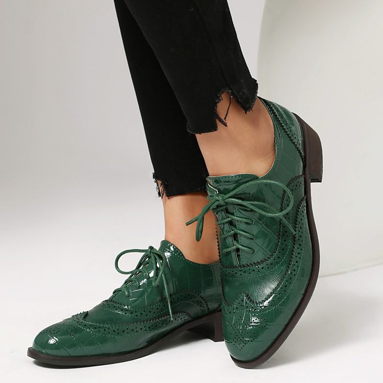 Shoeswoon Retro Contrast Color Brogue Detail Block Heel Lace‑Up Women's Formal Oxfords