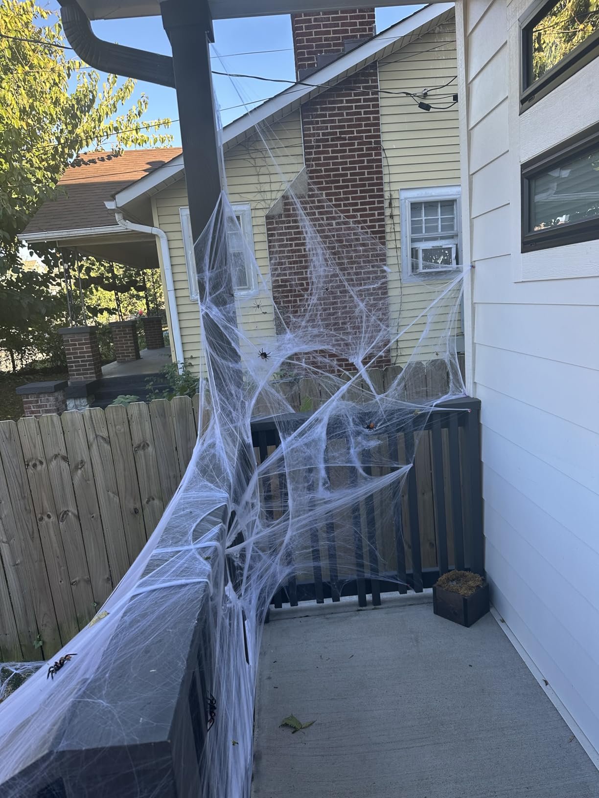 Easy, simple spooky webbing