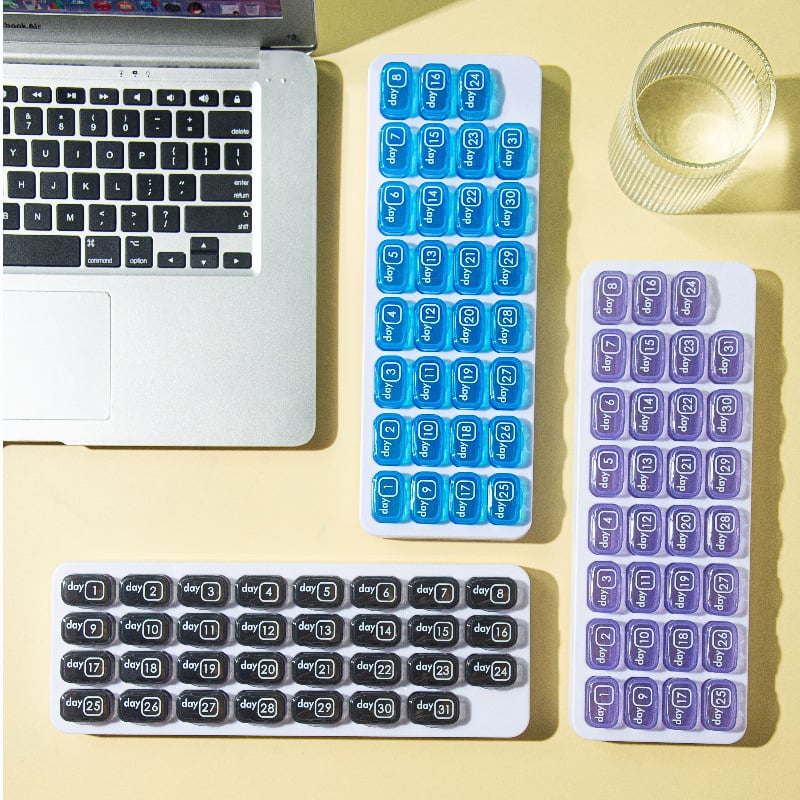 ✨Monthly Pill Organizer with Lid - Arthritis-Friendly Easy-Open Lids 31 Removable Daily Pill Pods Date Reminder & Travel Case for Vitamins & Medications
