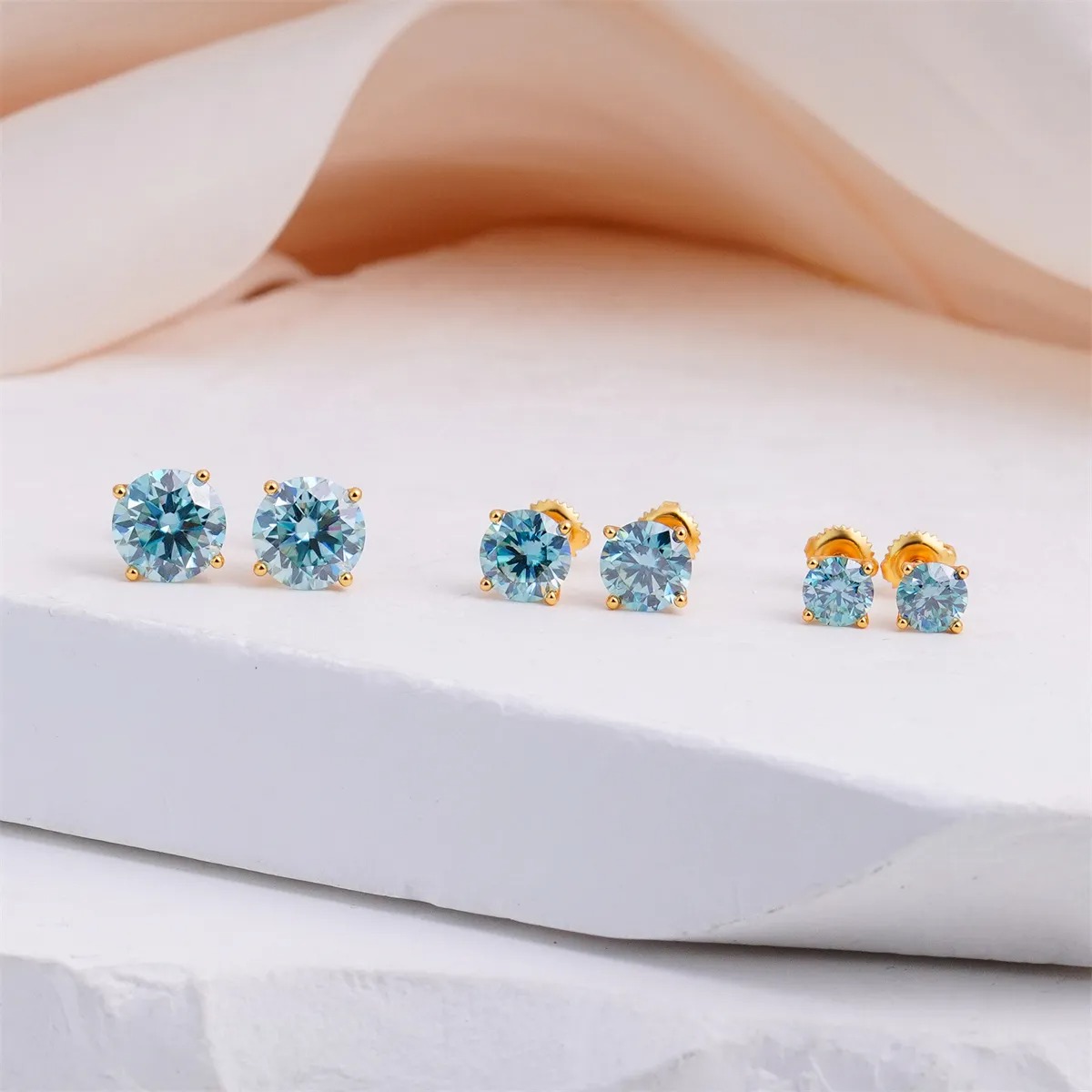 2026 HOT SALE🥳💞50K+ SOLD!✨🔥Hot Sale💎Classic Four-Prong Moissanite Earrings