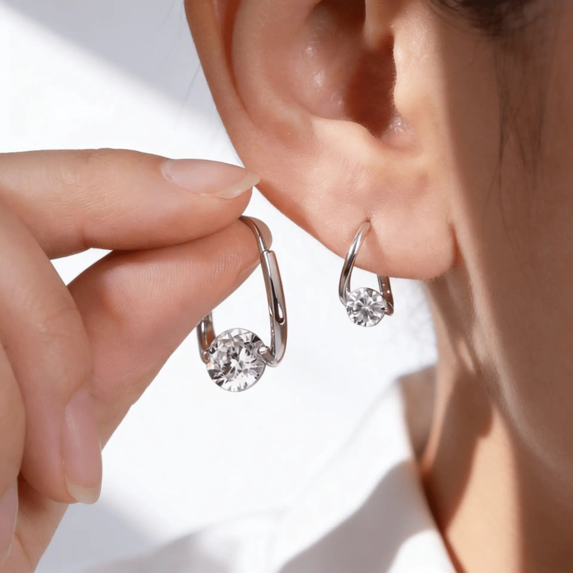 ✨ Timeless Sparkle Hoop Earrings – The Perfect Everyday Shine