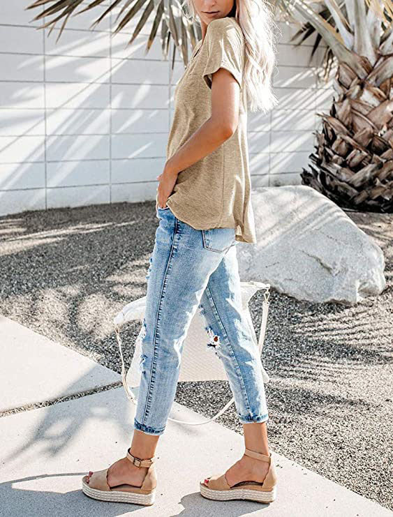 T-shirt met korte mouwen en zak in effen kleurmode