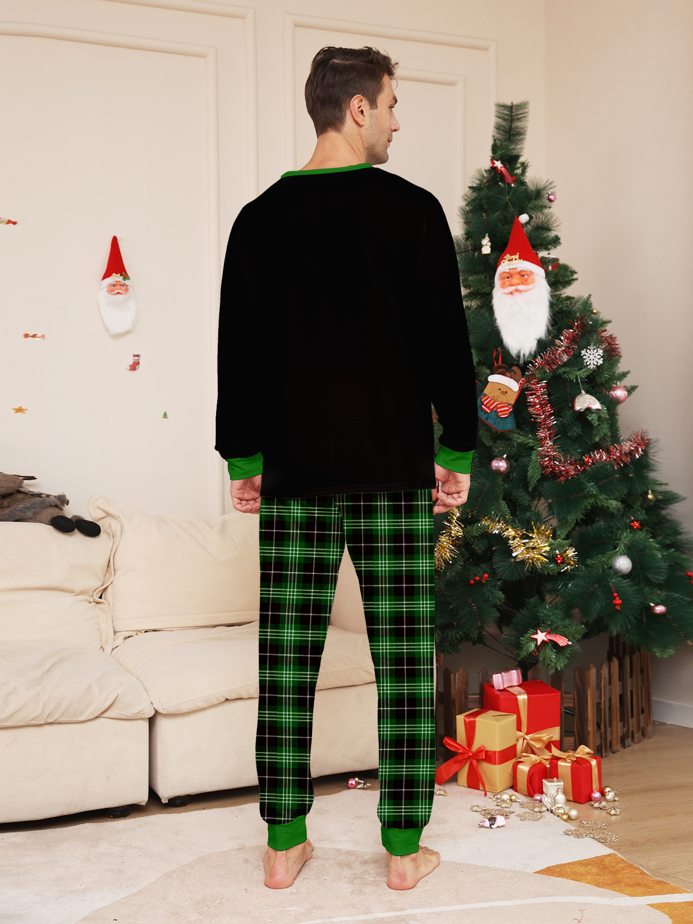 ：Black‑Green Plaid Christmas‑Tree Family Matching Pajamas