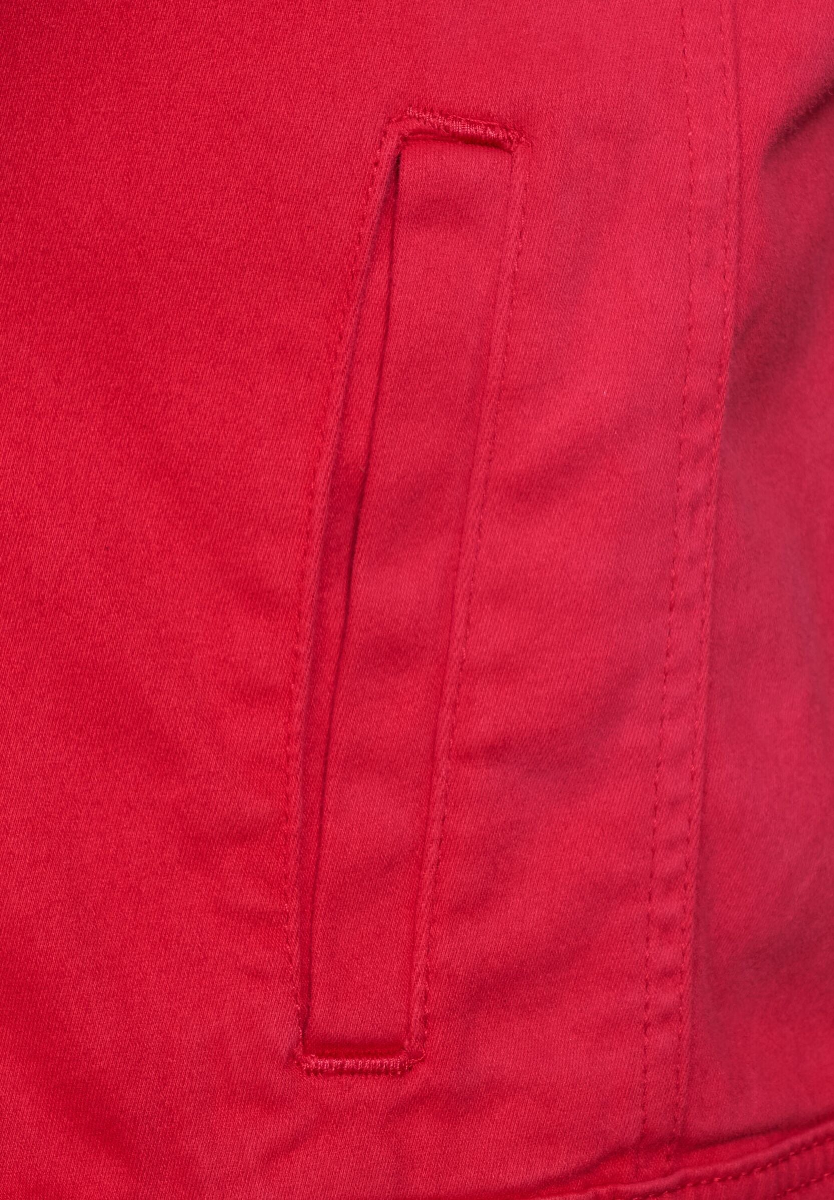 Farbige Jeansjacke