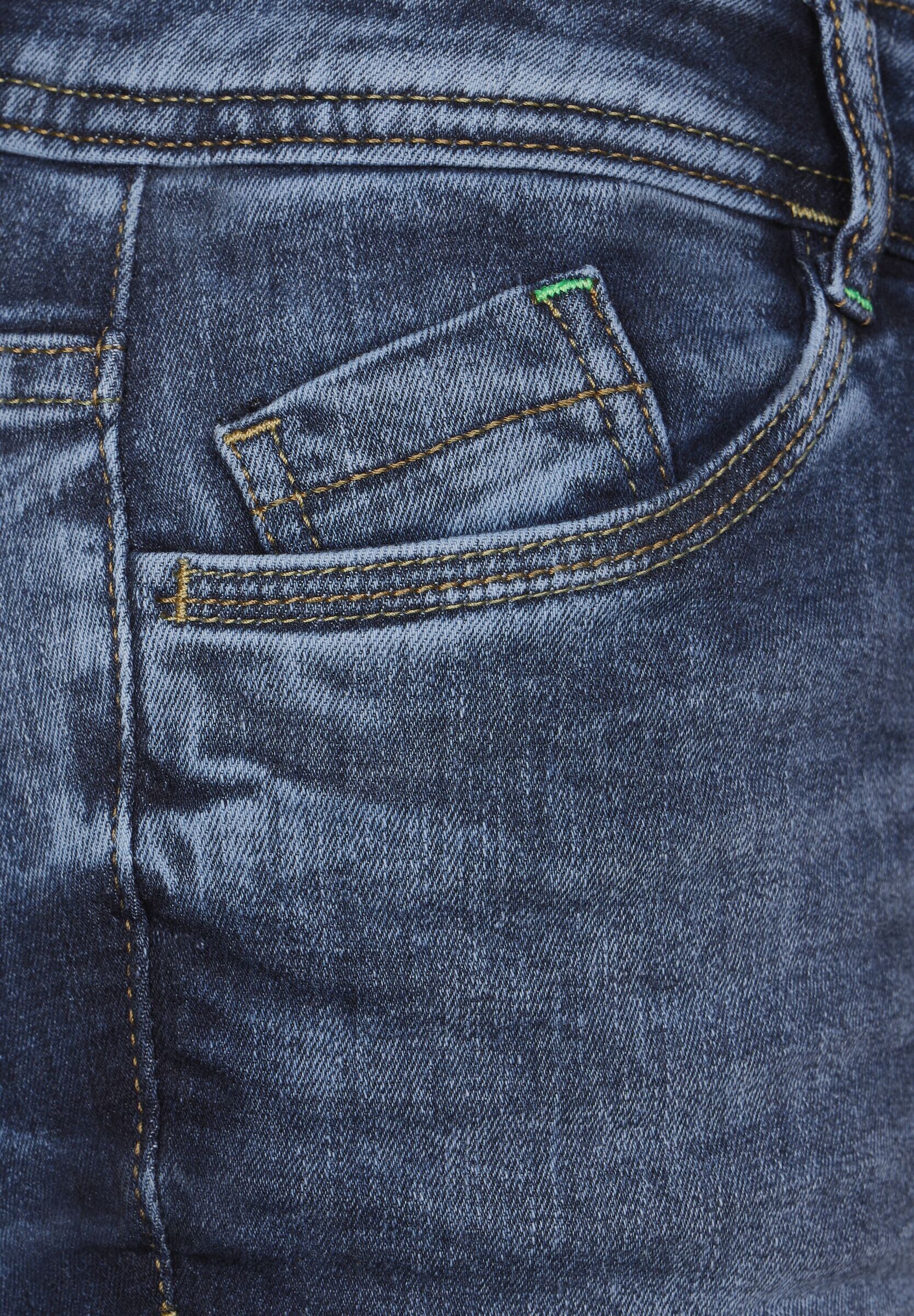 Casual Fit Jeans