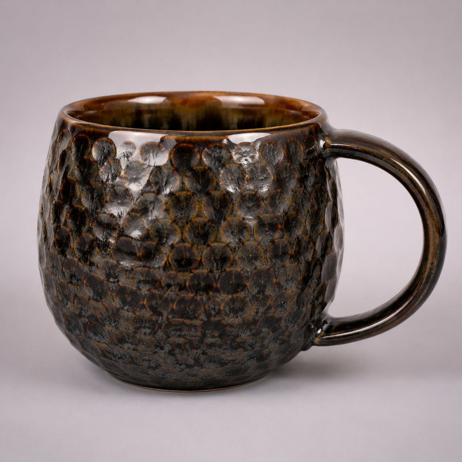 Braune Keramiktasse mit gehämmerter Textur, 350ml-Velernocasa
