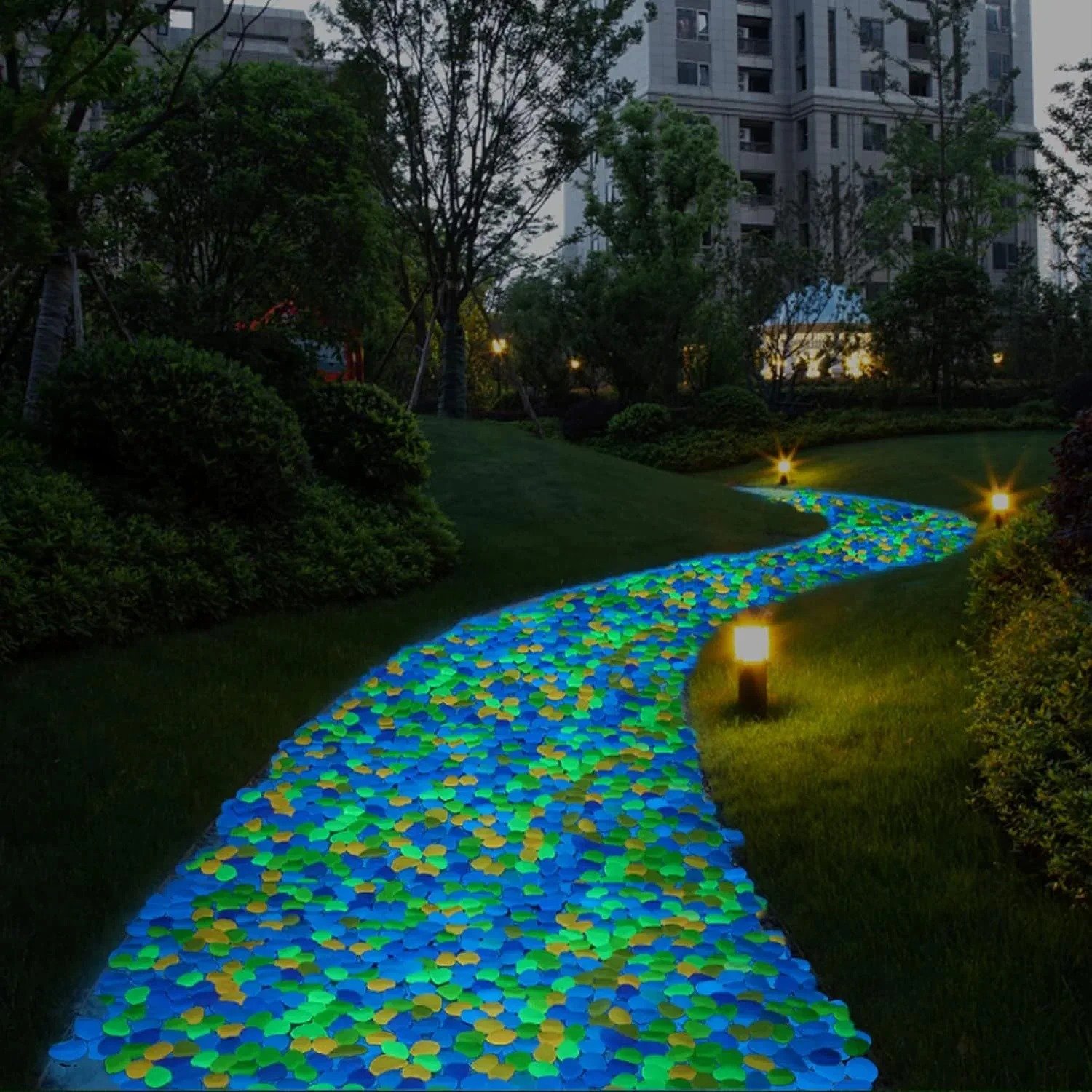 💥Hot Sale 49% Off💥🌈Colorful Glow-in-the-Dark Garden Stones