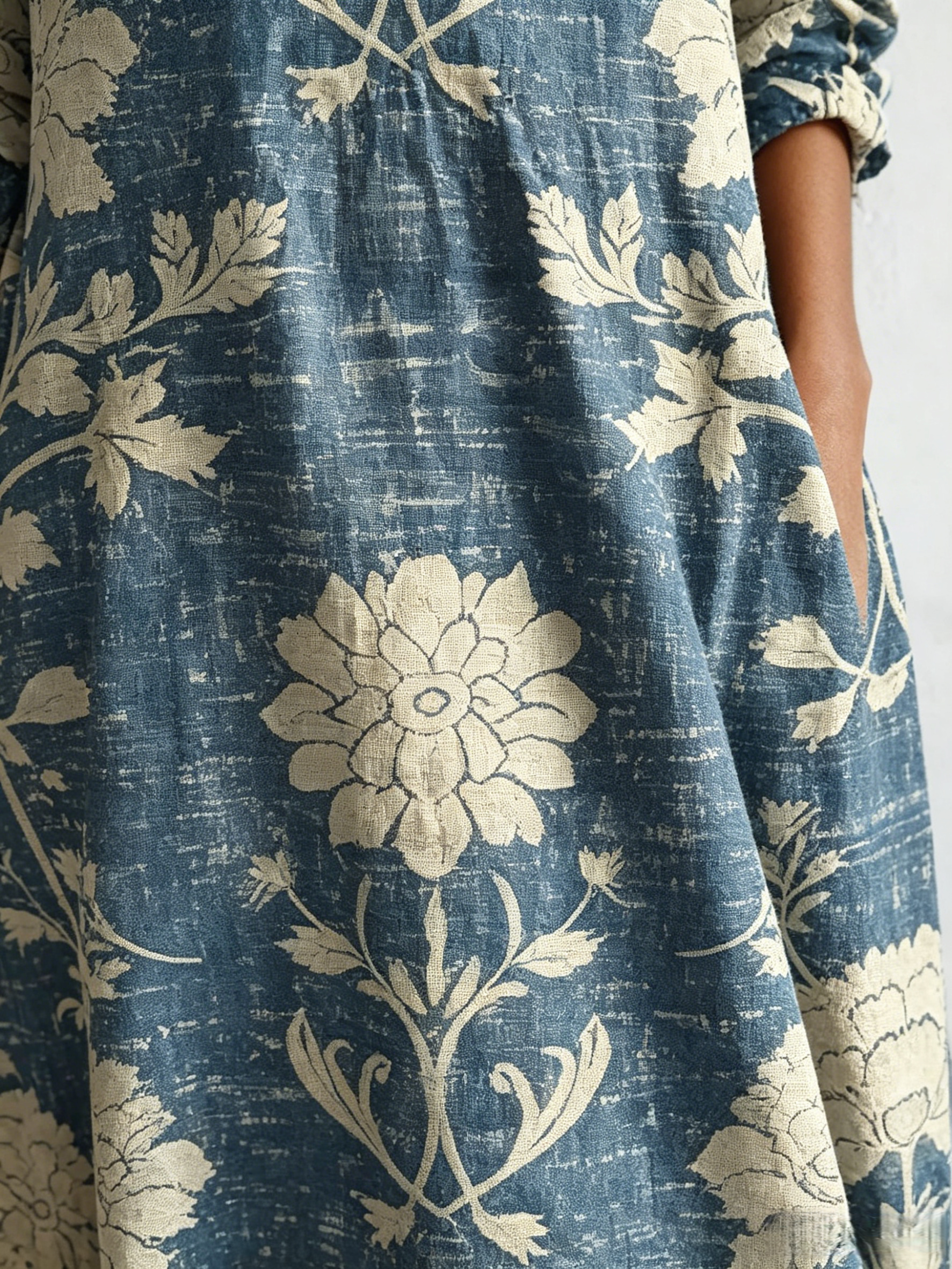 Künstlerisches Kleid mit entspannter Eleganz